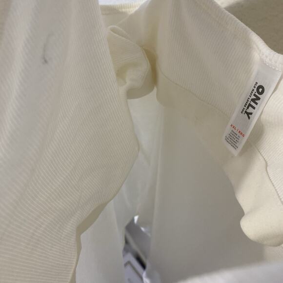 Old Navy Lace Trimmed V Neck Ribbed Knit Cami Bodysuit In White XXL 2XL NWT - Picture 4 of 7